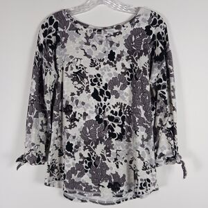 T By Talbots Size S Grey Black Floral Tie Cuff 3/4 Sleeve Printed Pullover